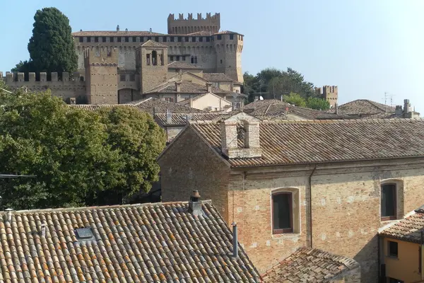 Gradara, das Mittelalter mit Blick auf das Meer