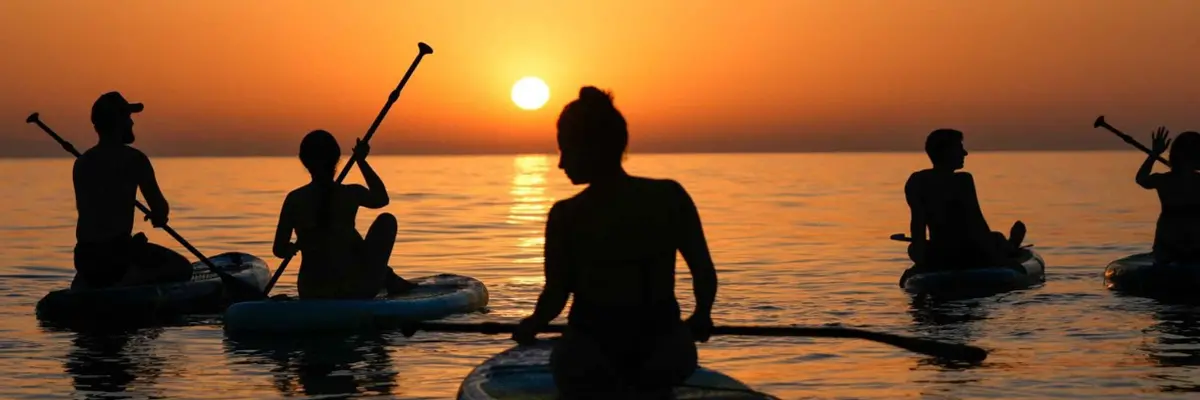 Sonnenaufgang auf dem SUP: Das Konzert auf dem Wasser, das auch im August Ruhe bringt.
