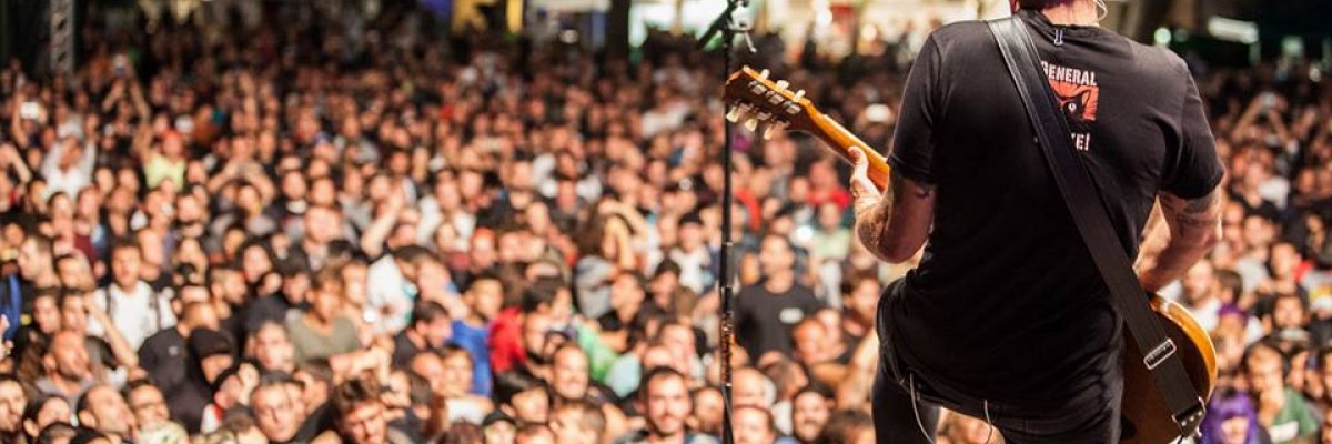 DAS BAY FEST: DAS BESTE ROCK-EVENT AM IGEA MARINA BEACH