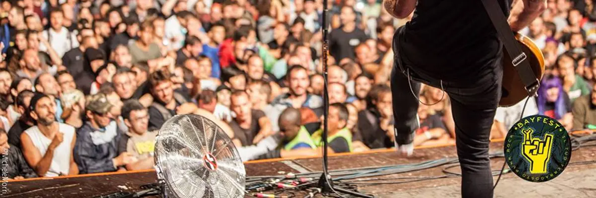Bay Fest - Le festival d'été le plus punk de tous les temps, bienvenue en Romagne