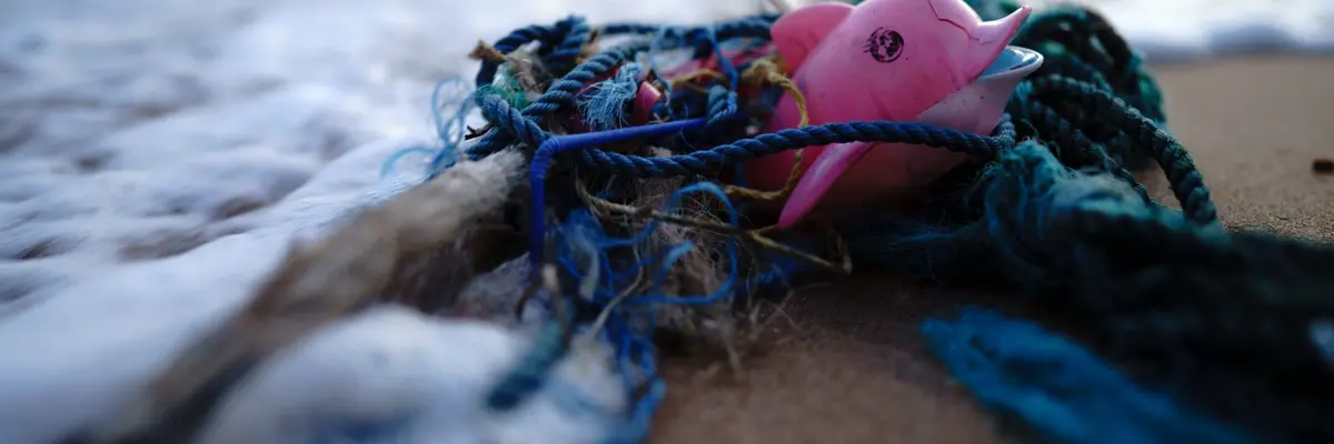 MÊME VOS VACANCES À LA MER ONT UN IMPACT SUR L'ENVIRONNEMENT