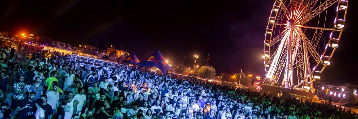 MOLO STREET PARADE 2018: RIMINI AU SOLEIL ENTRE SARDINCINI, COCKTAILS ET CÉLÈBRE DJ DE TOUTE L'EUROPE