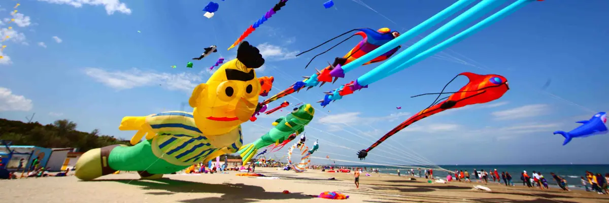 In April kites fill the sky a few kilometers from Bellaria Igea Marina