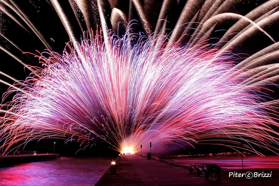 Le feu d'artifice de la nuit rose